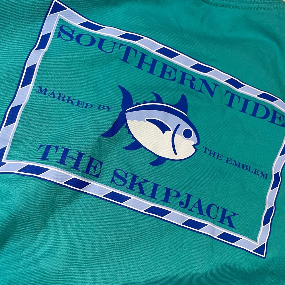 Southern Tide teal tshirt size Medium.